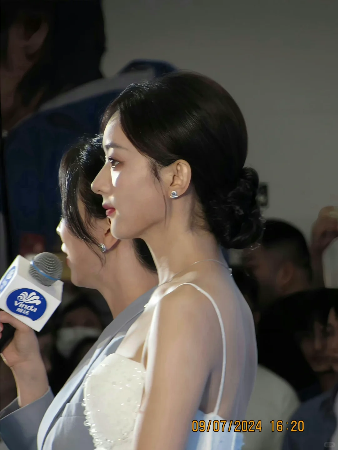 谁懂这个侧脸有多迷人