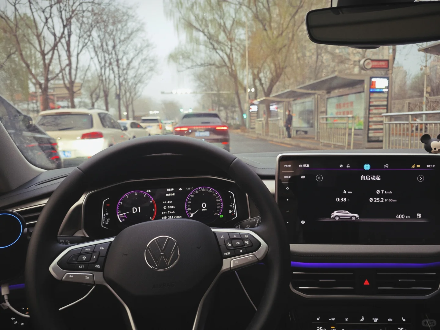 🚗【车内自拍新姿势，一键解锁网红美照】