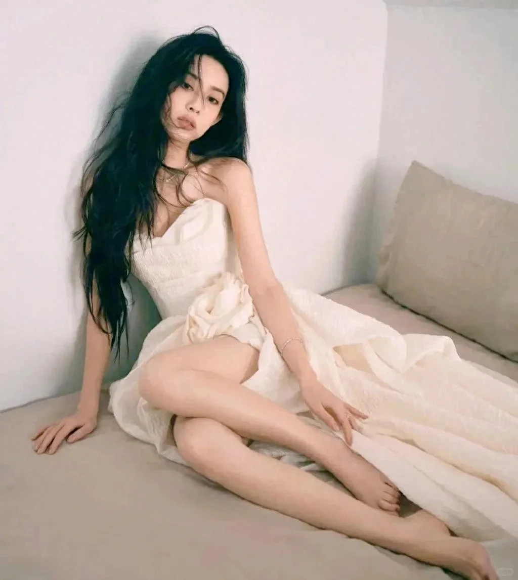 九重紫看了吗？笨蛋美女也有好身材！