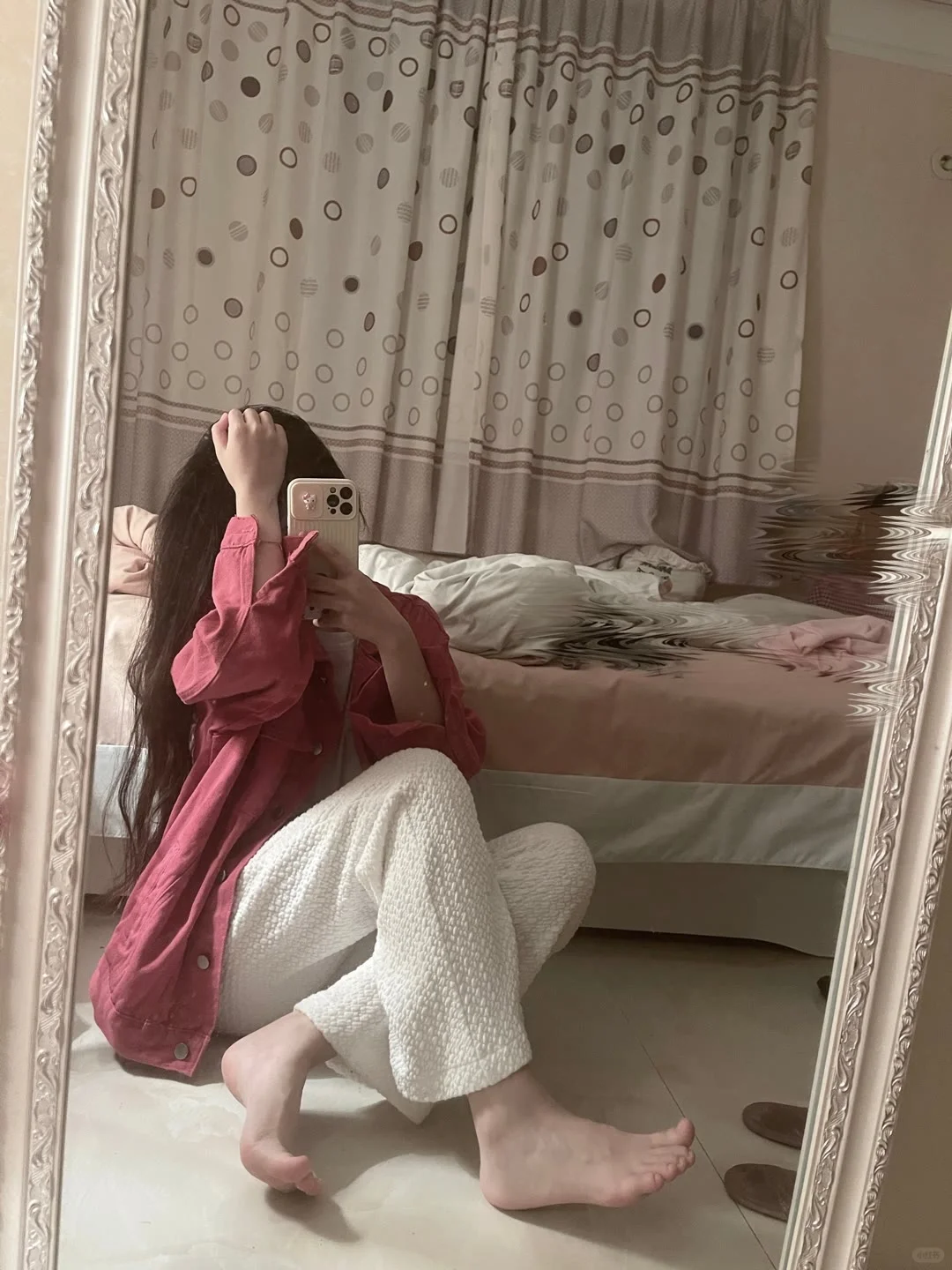 纯情女大，对镜拍