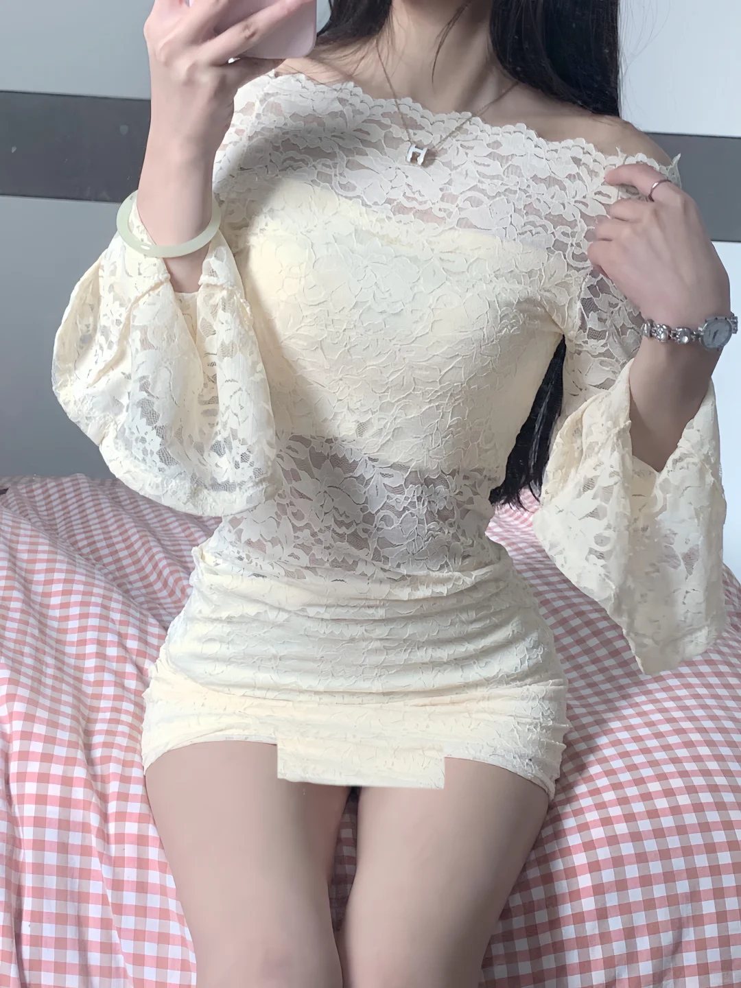 分享一件超好看的包臀裙