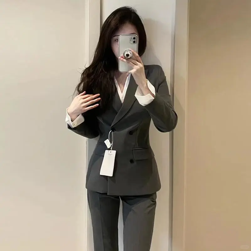 法式剪裁，显瘦又百搭的职场战袍🌟