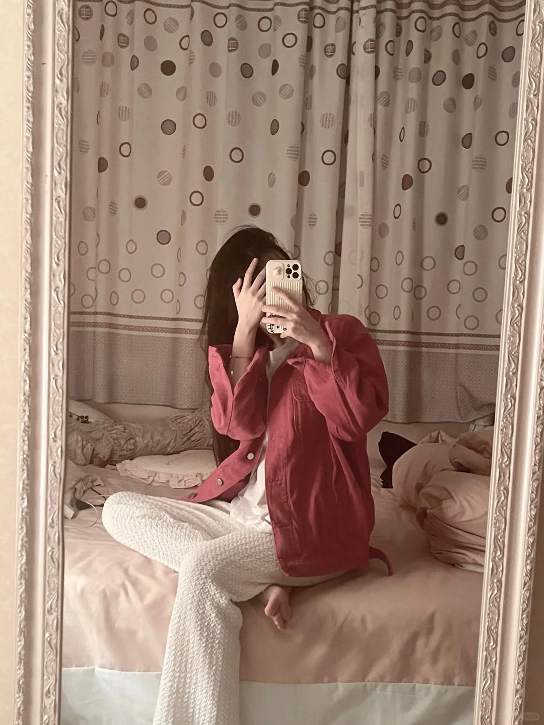 纯情女大，对镜拍