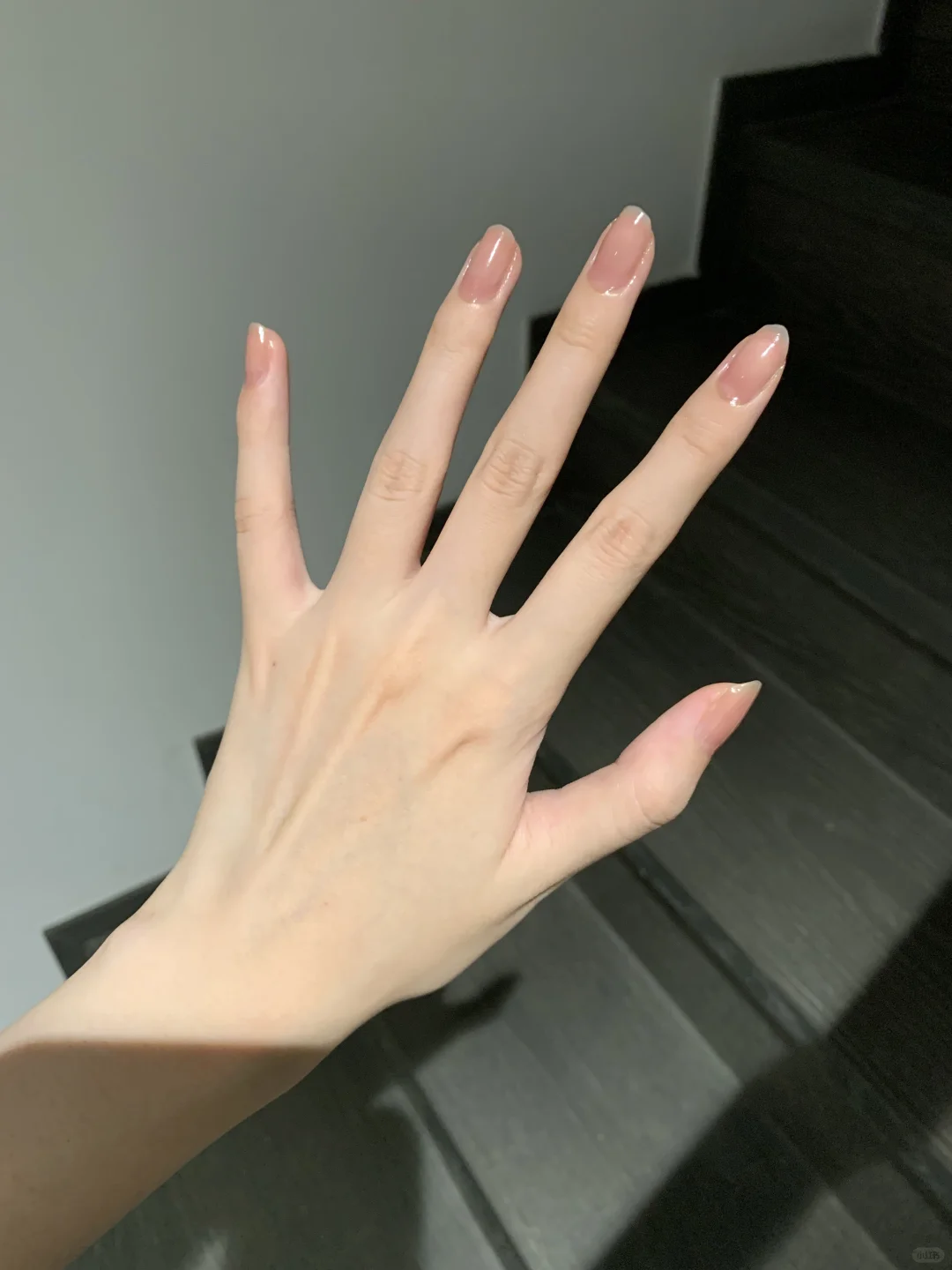 什么也没戴的手