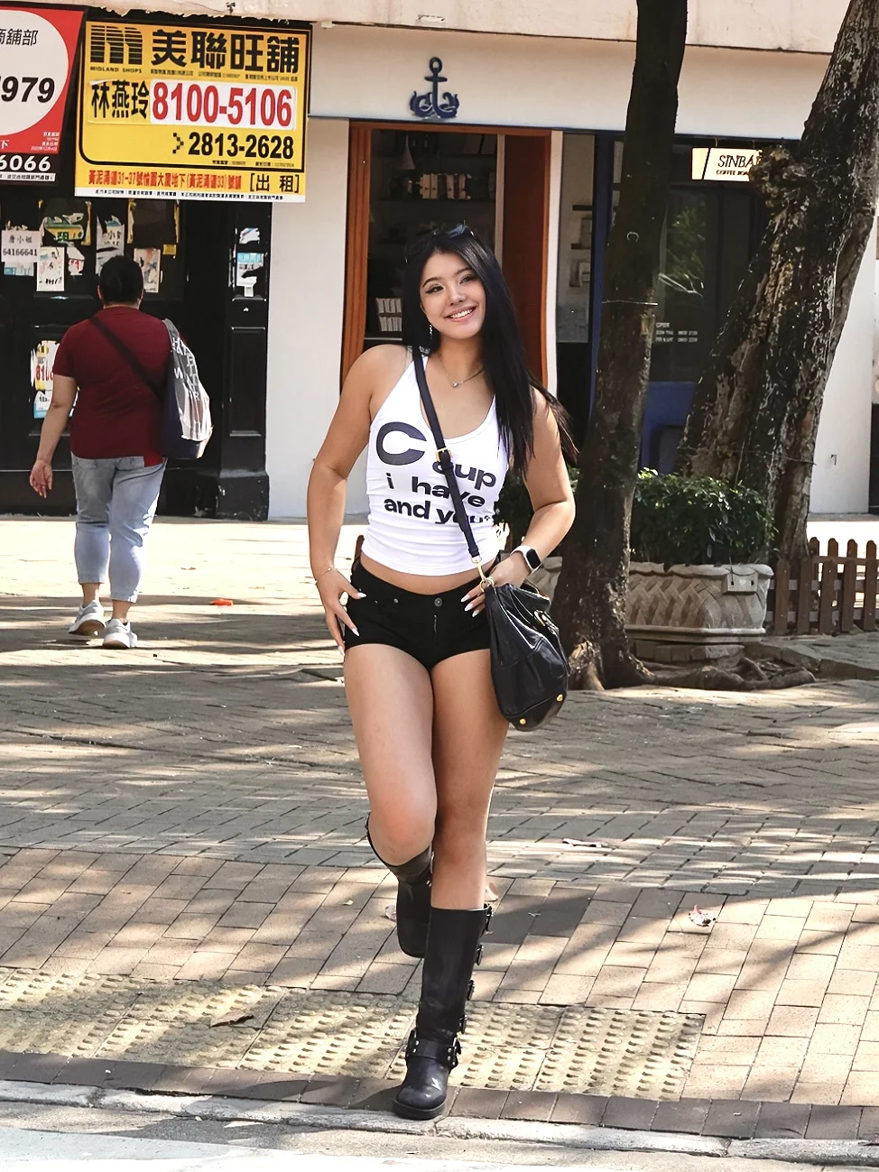 香港捞人随手拍的美女..想发照片给她！