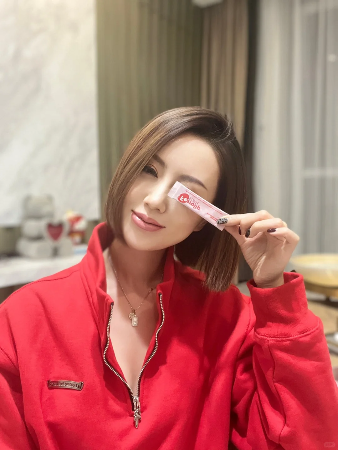 姐姐从不缺气血充盈的美艳张力
