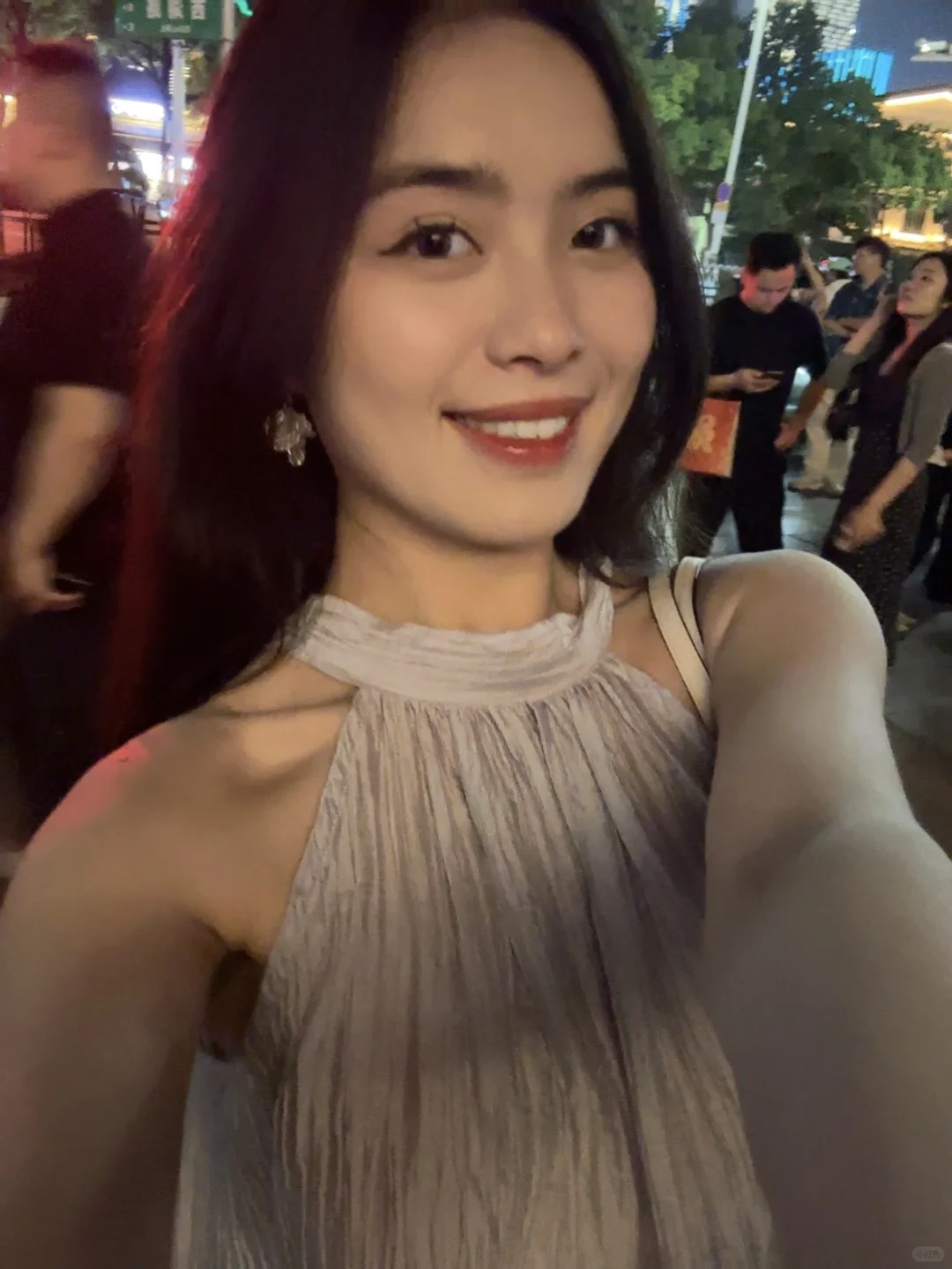 研二广州隐形矫正结束！显老嘴突变青春女大