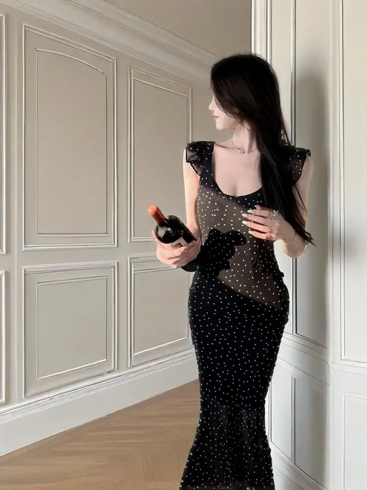凹凸有致的好身材，怎能缺少一件灵魂战袍？