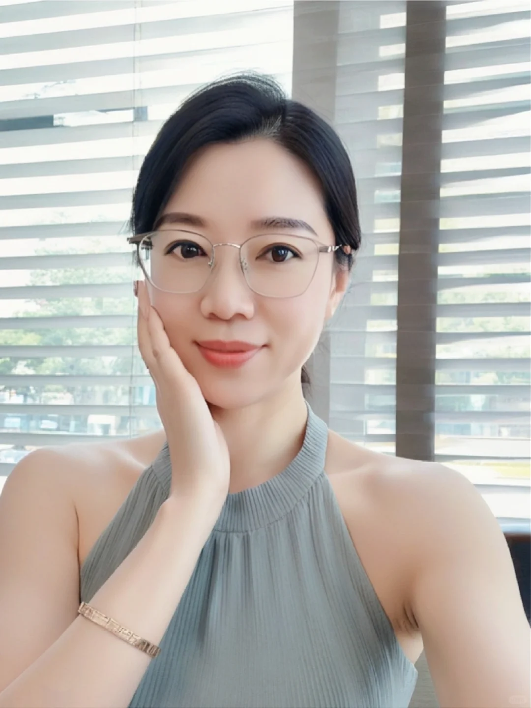 40多点，脸蛋才是女人最好的风水
