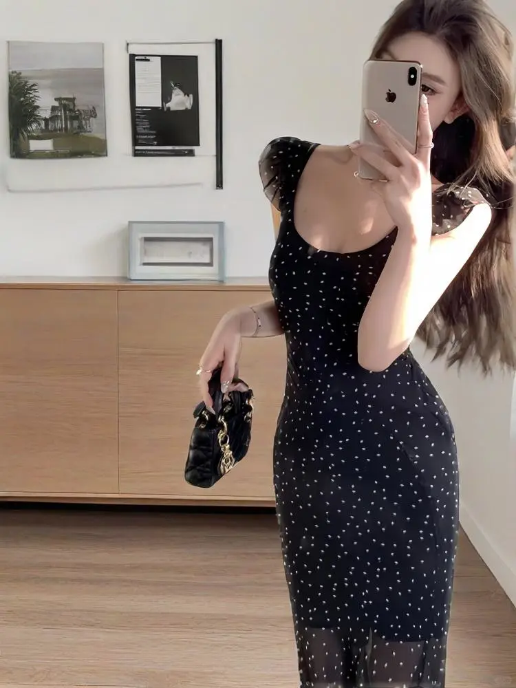 凹凸有致的好身材，怎能缺少一件灵魂战袍？