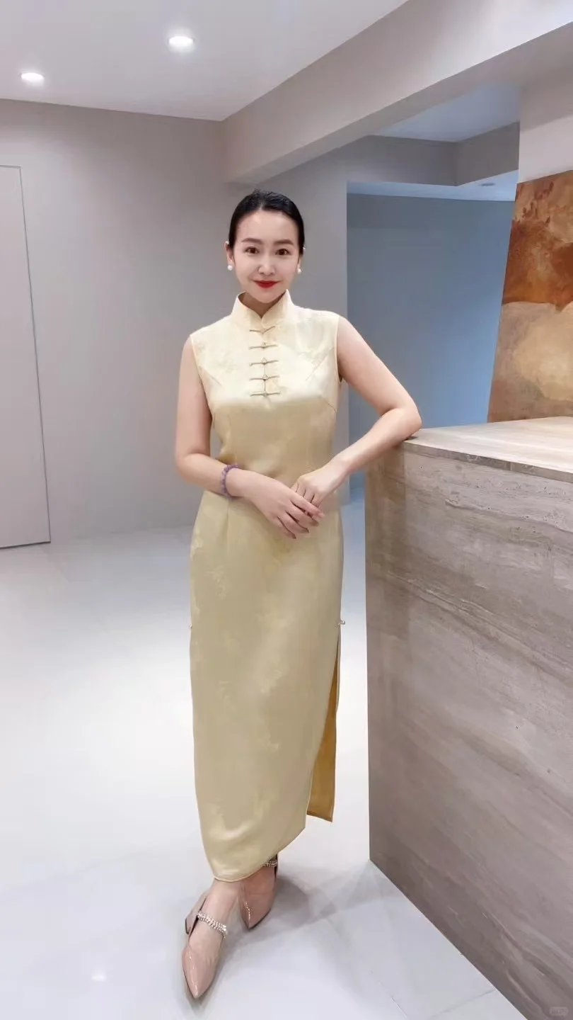 石家庄旗袍｜谁懂啊鹅黄色真的太显嫩了！