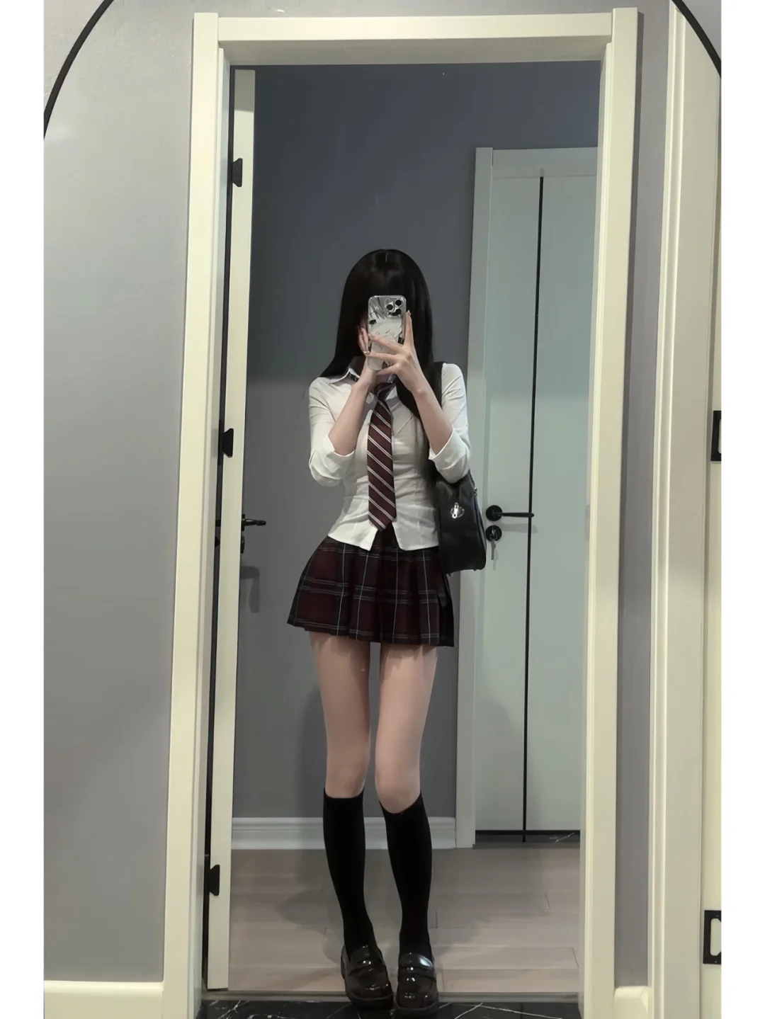 不懂过膝袜的姐妹们有难了！