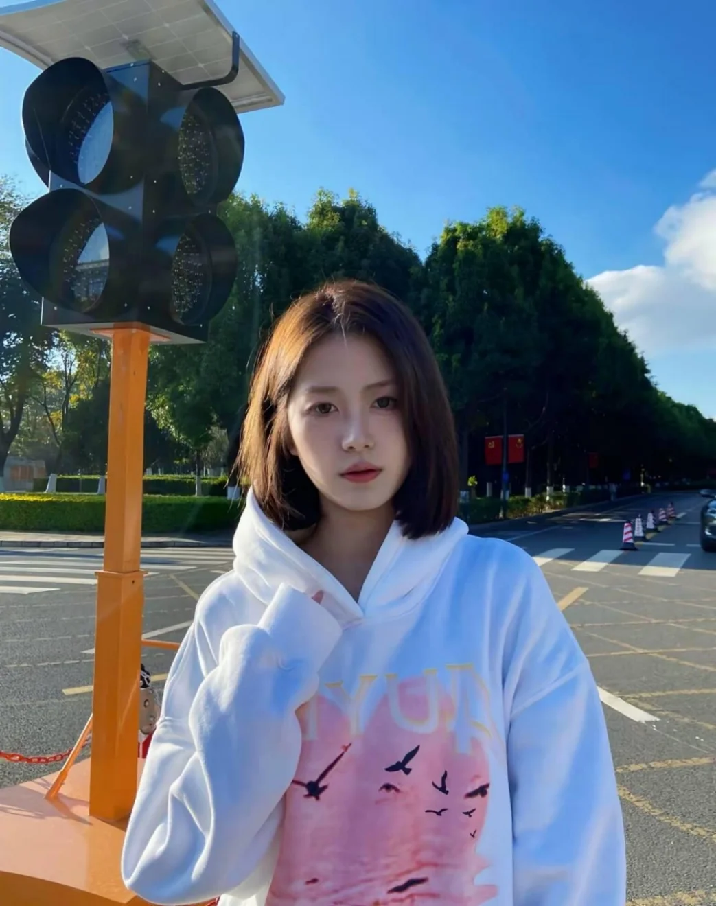 变美后最爽的瞬间：被女同事堵在茶水间追问