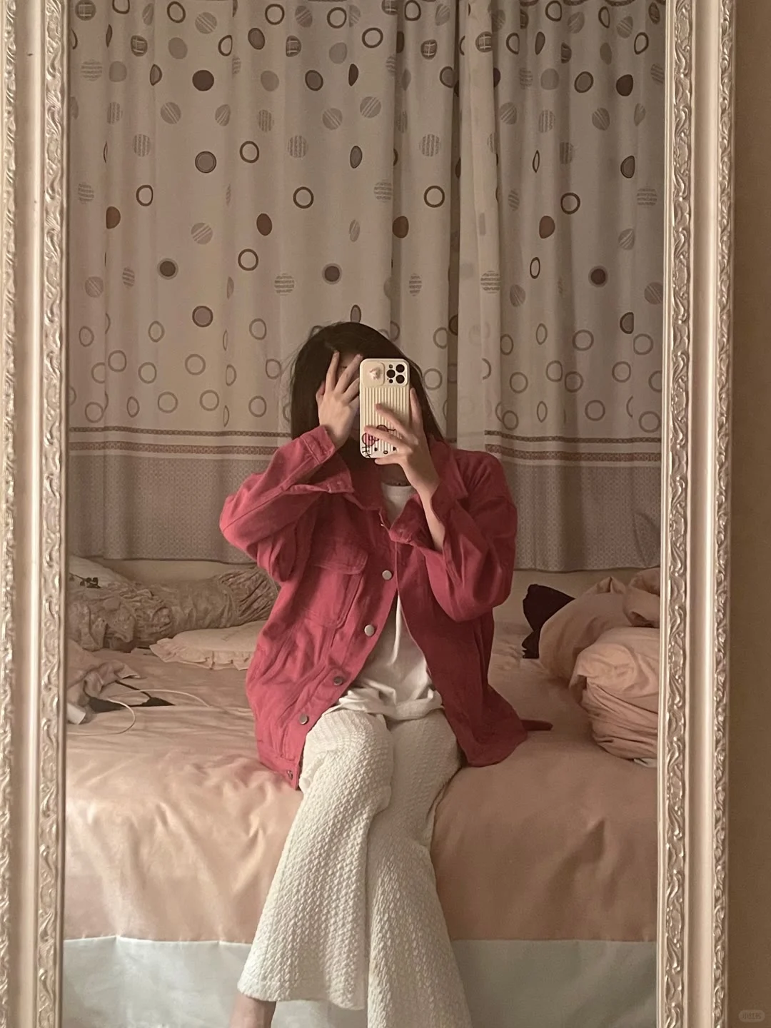 纯情女大，对镜拍