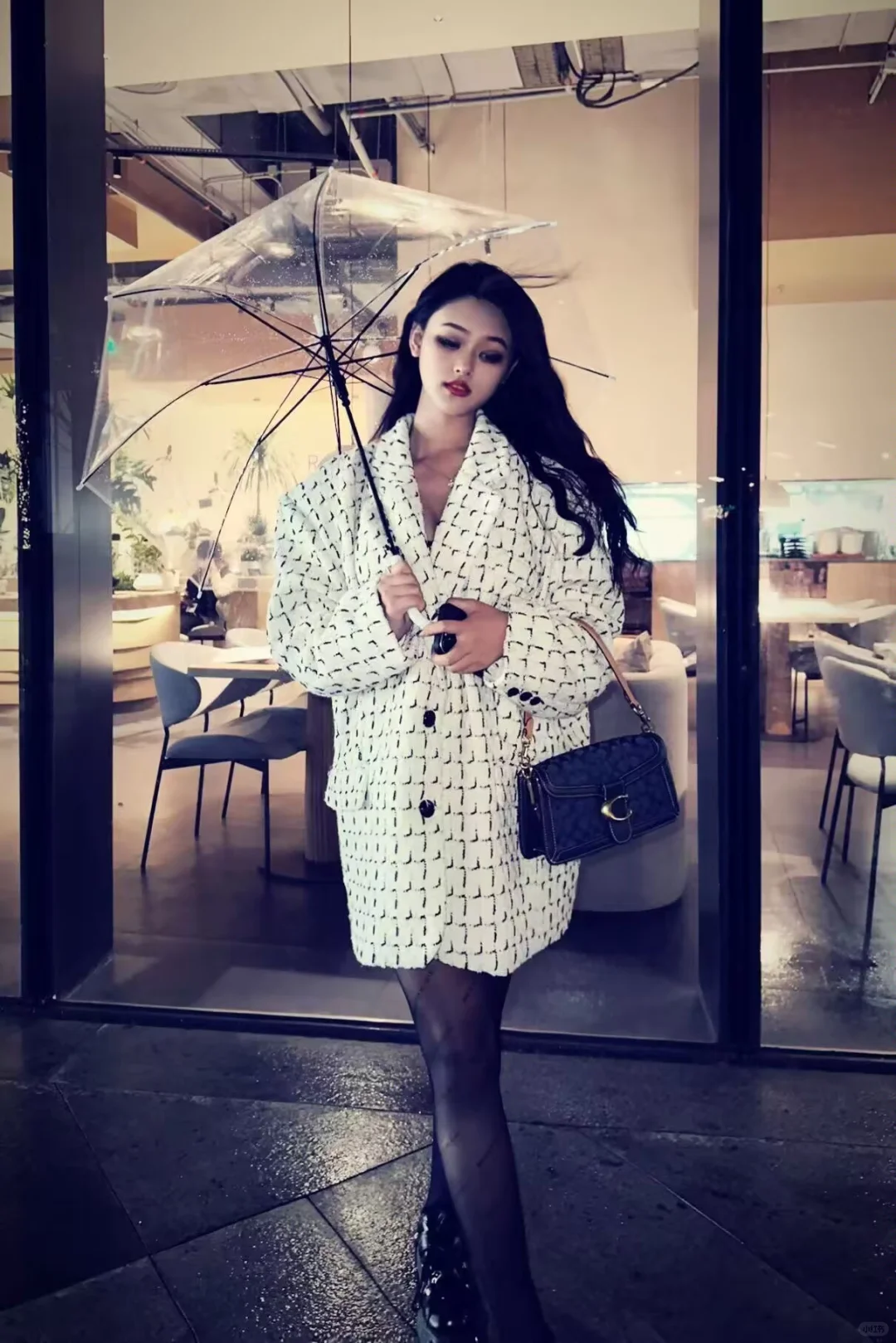 下雨啦～雨季的气质美女～