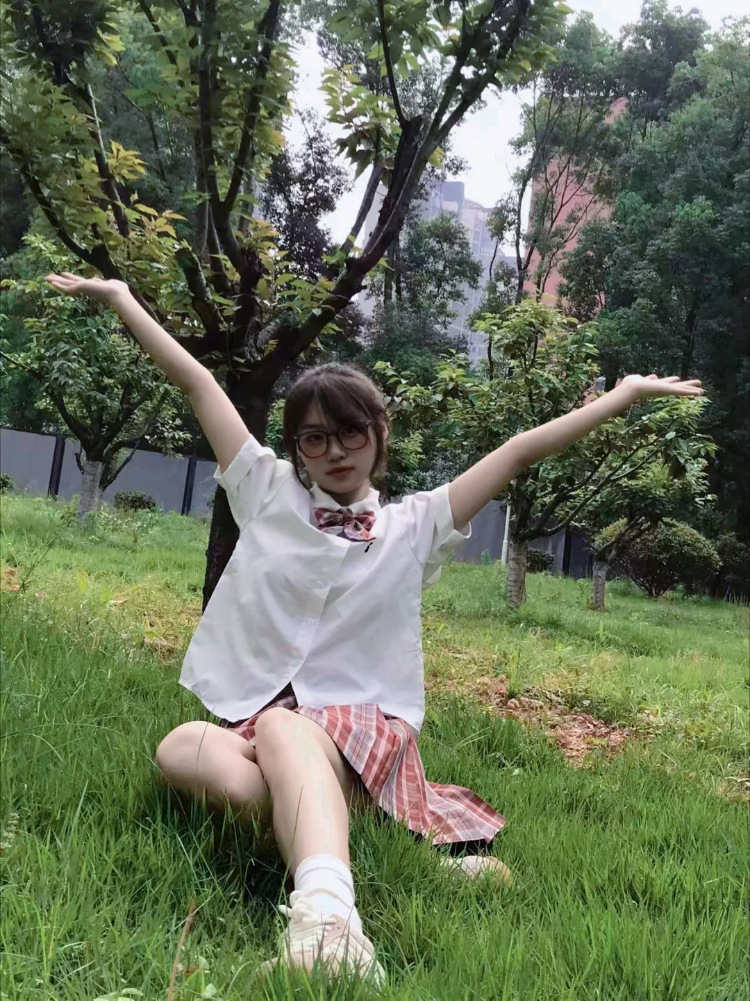 长沙女模蹲一个摄影师