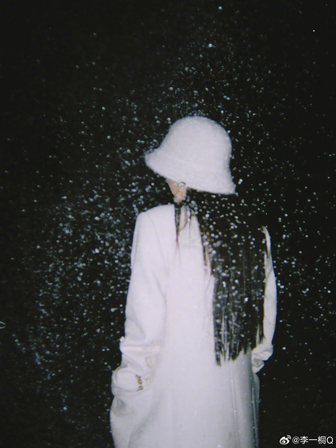 反复爱上李一桐