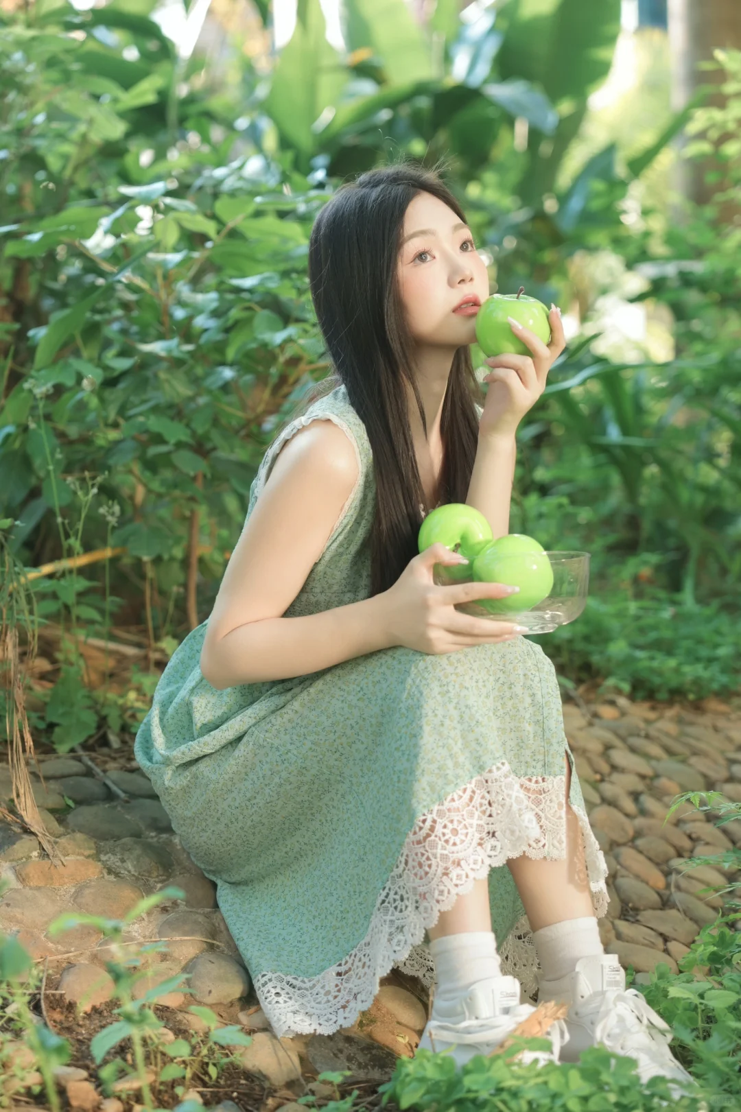 和杨超越一起学青苹果拍照
