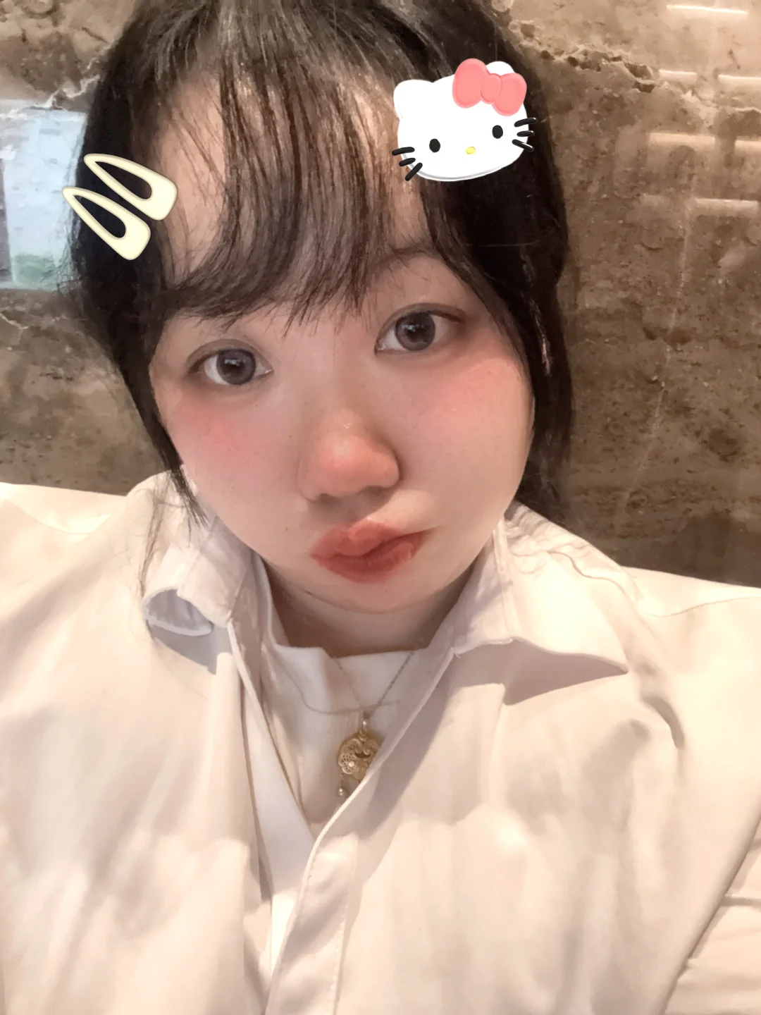 “大号”美女～🤤无敌剪刀手✌️
