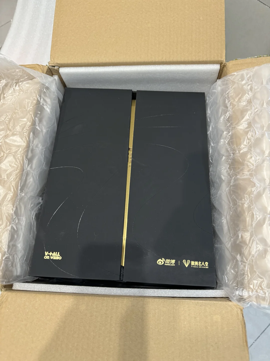 收到了微博一百万粉奖牌！