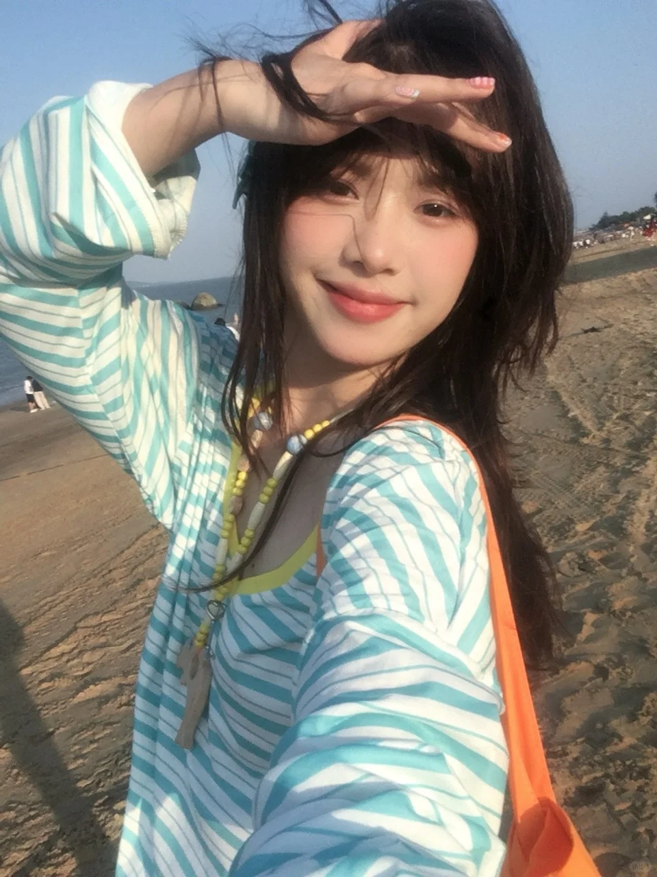 海边刚诞生的夏天˚ 