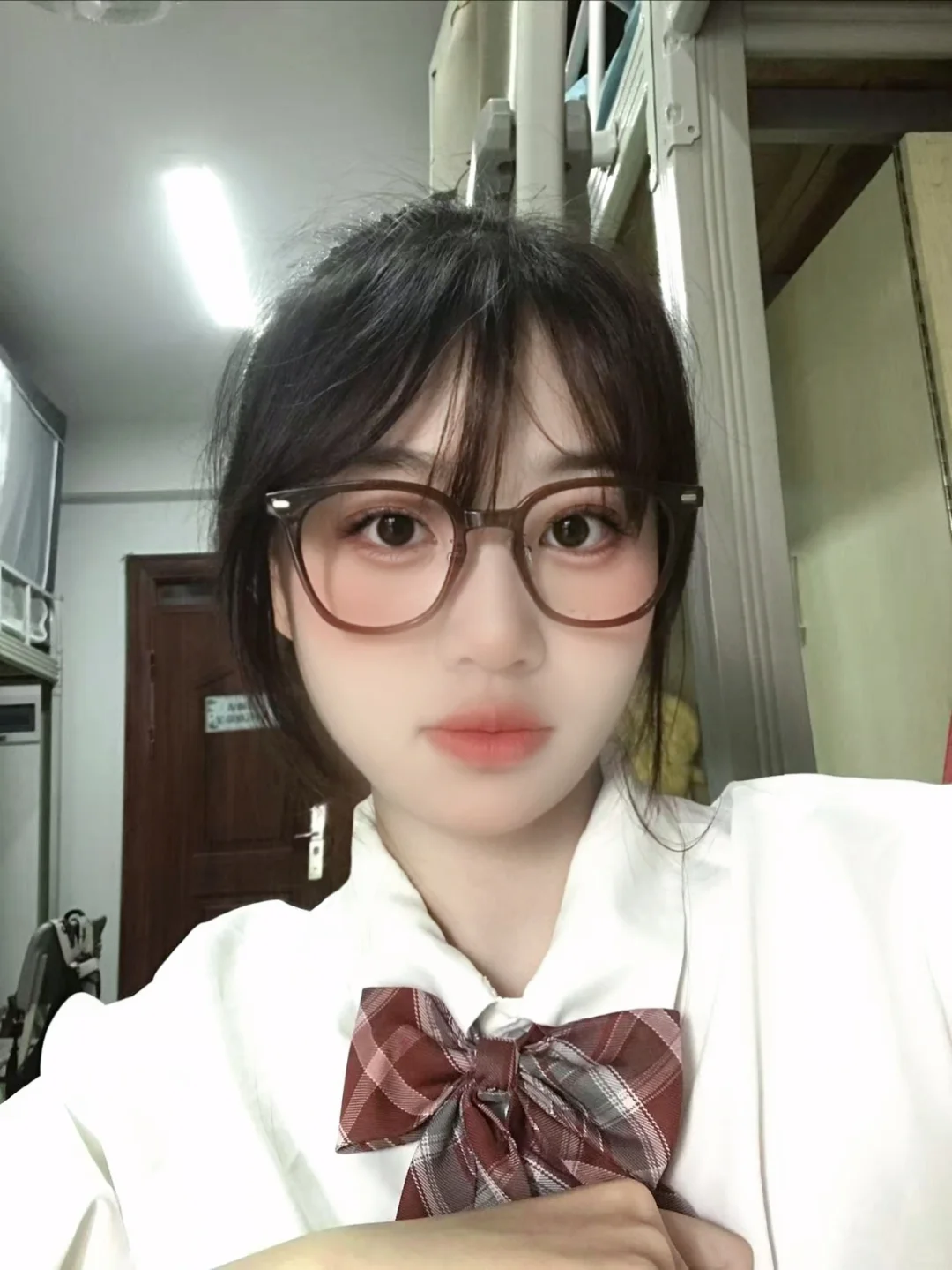 长沙女模蹲一个摄影师