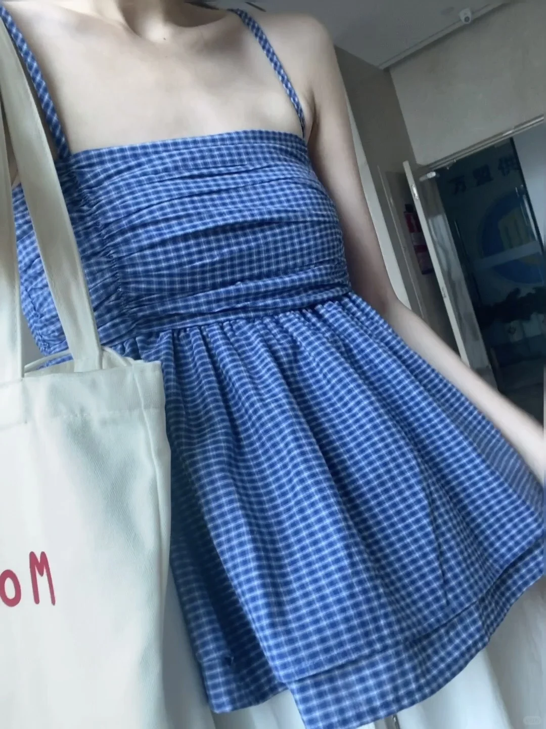 女生不能穿衣自由………..