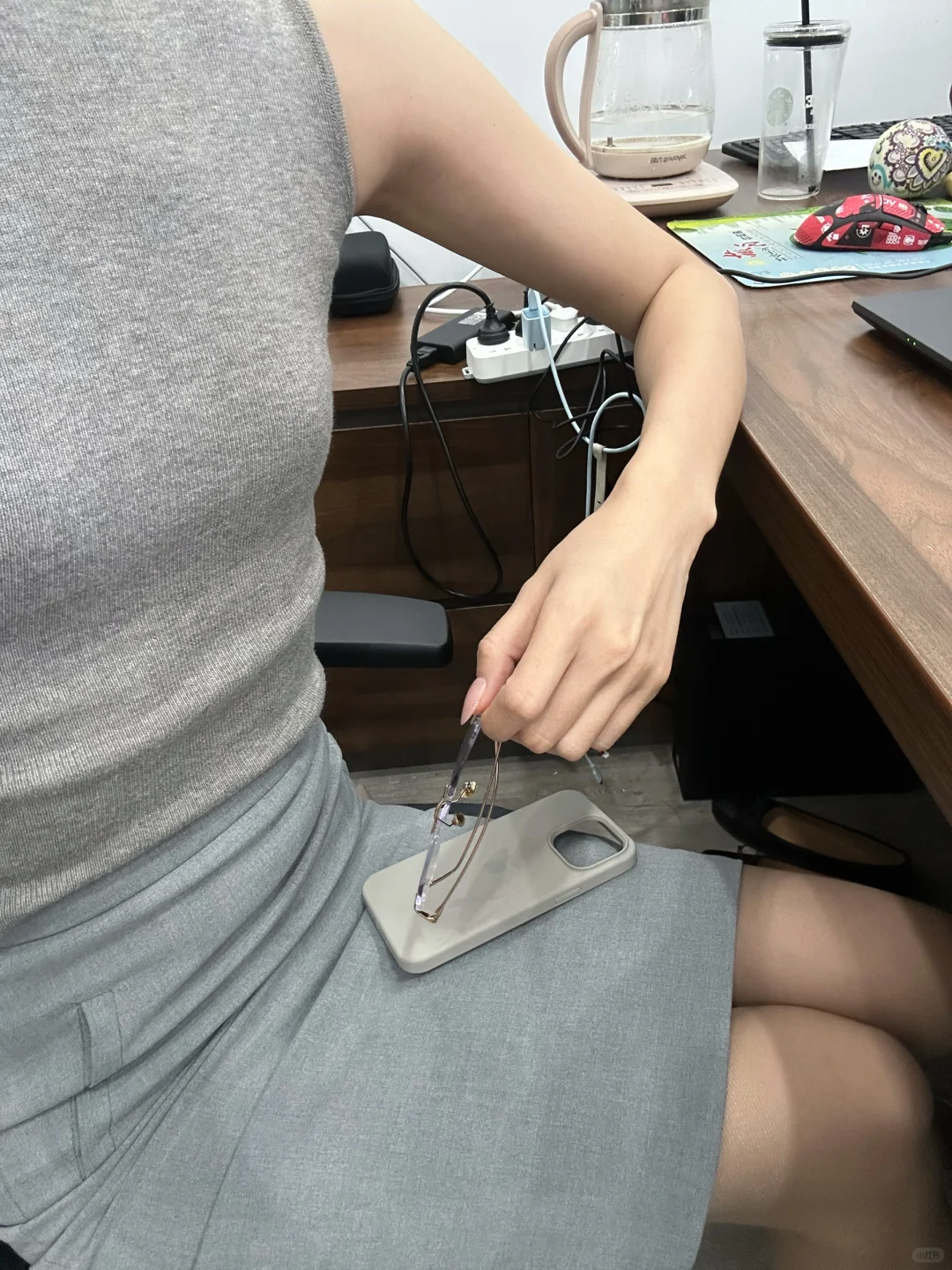 高个子通勤穿搭🌪️太难了，咖色丝袜怎么搭配