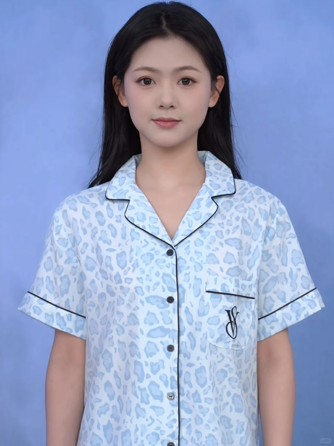 看得我想买维密睡衣了。。。