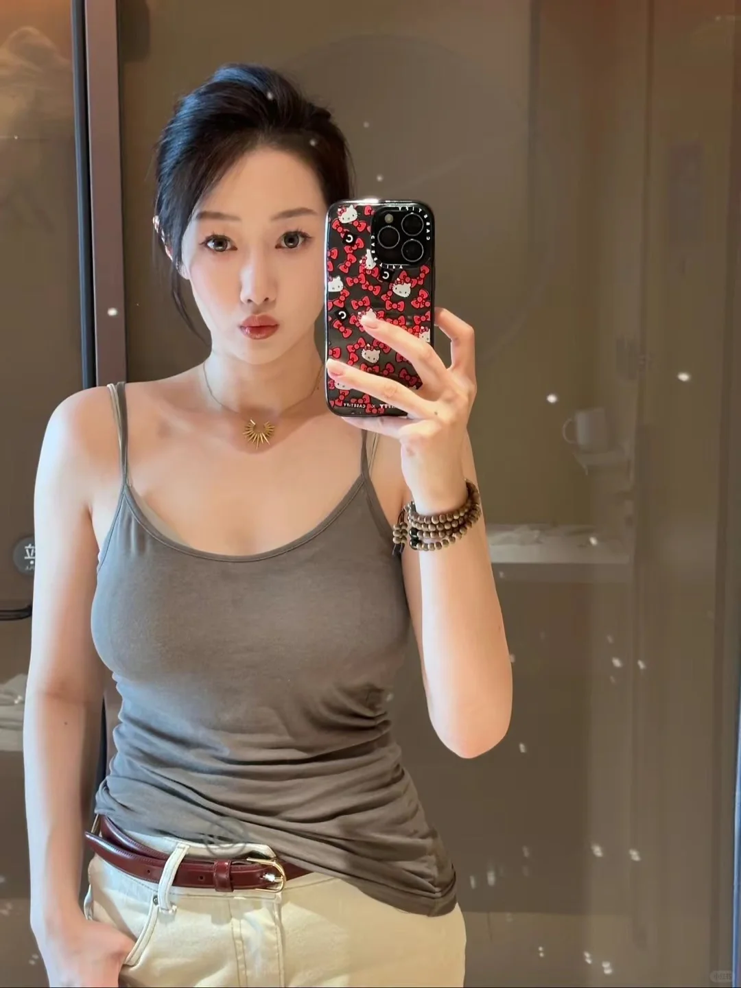 都什么年代了 我穿吊带出门说我不保守