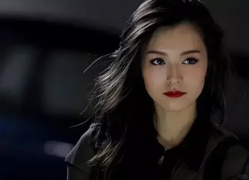 文咏珊：从嫩模始祖到豪门阔太，她的演艺生涯与情感之路