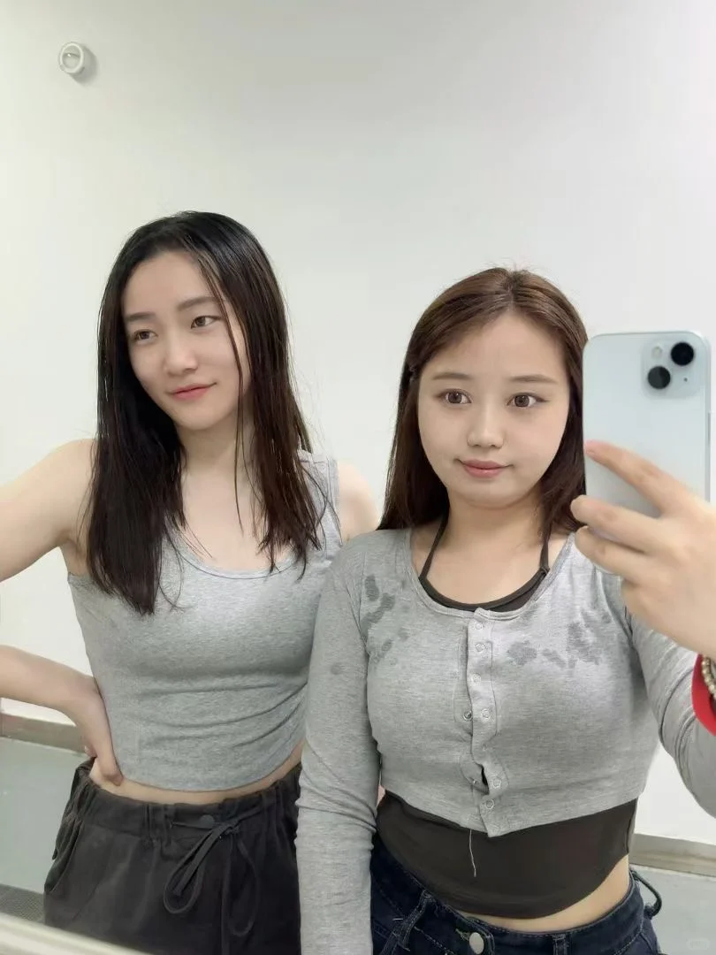 今天是泳池里的快乐女生🌞