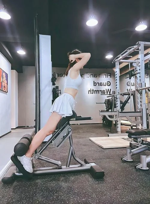 健身美女