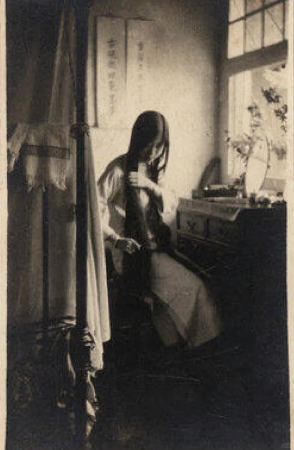 阴湿女鬼系美人