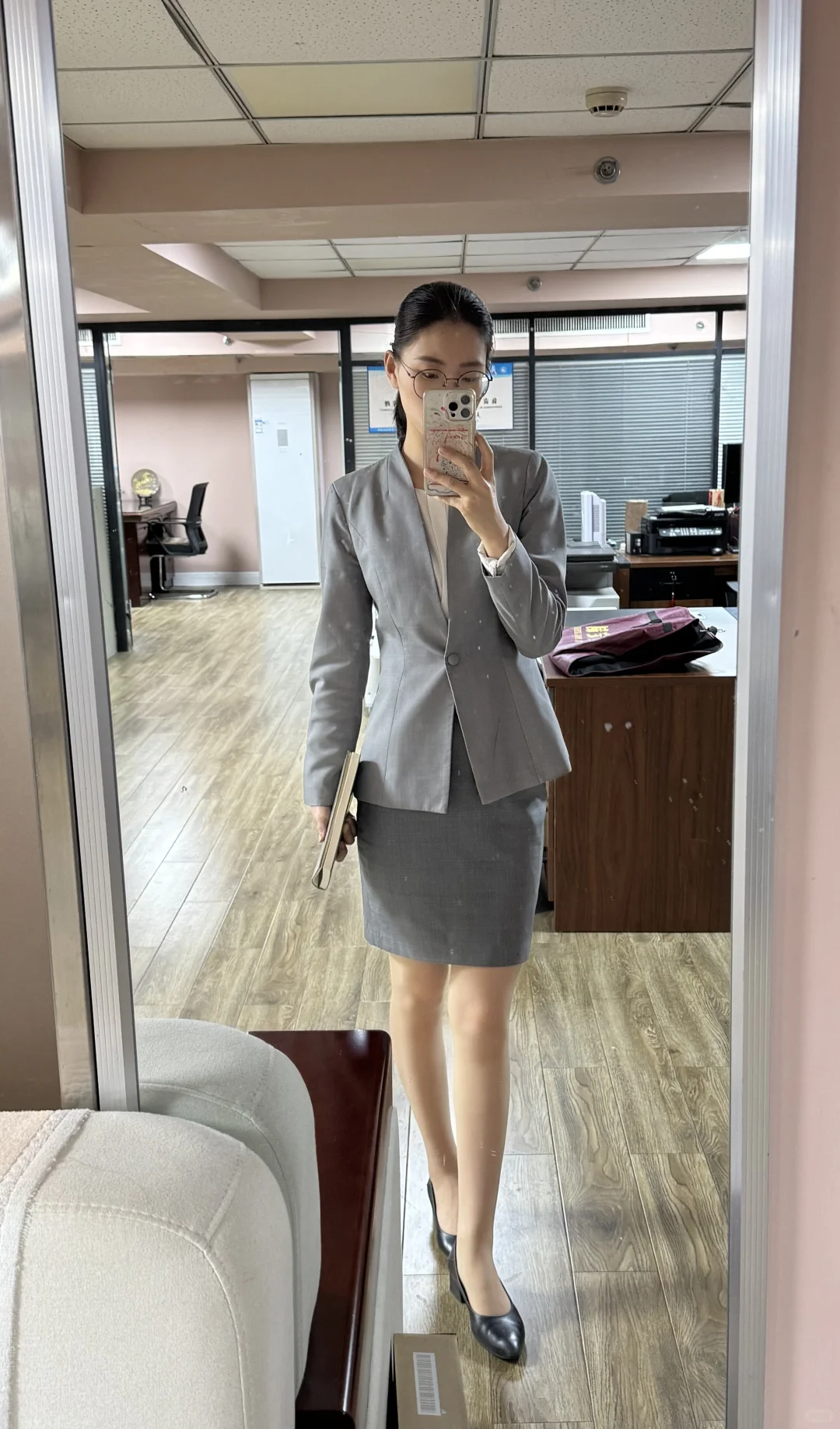 酒店人已到工位，开启打工的一天