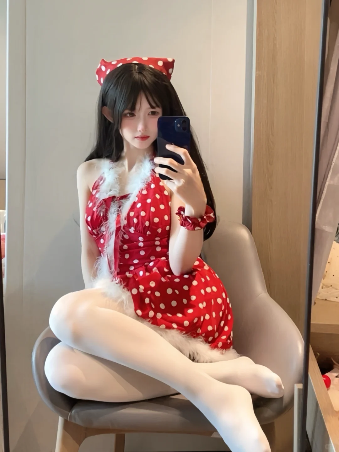 喧闹的街，没发现我的泪