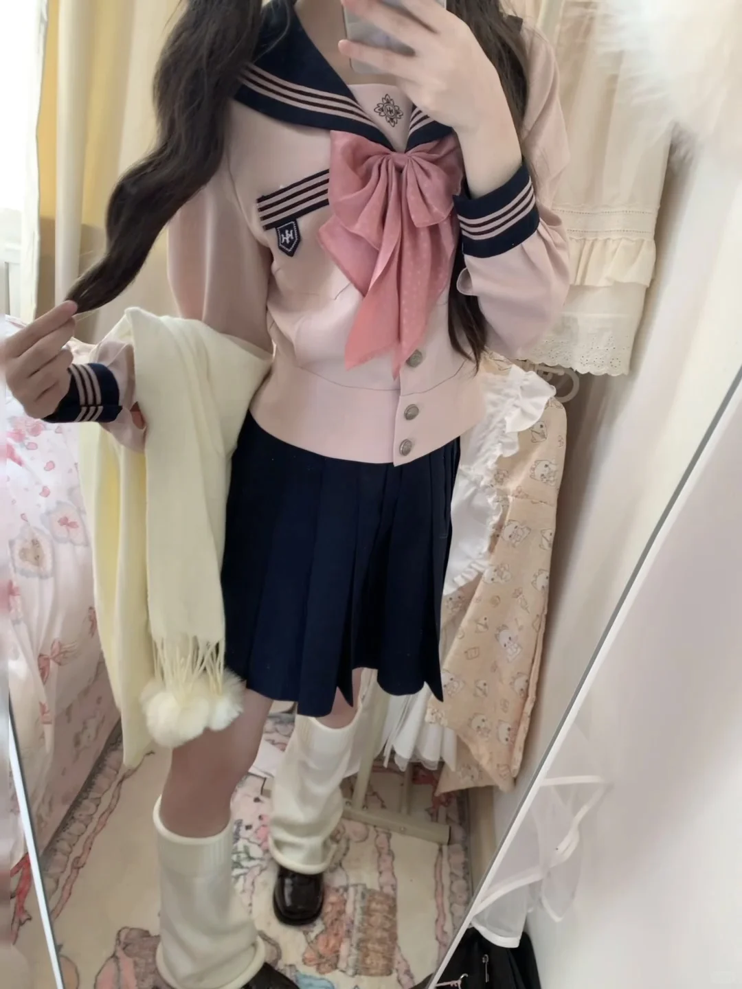 干嘛放一块草莓小蛋糕在这里