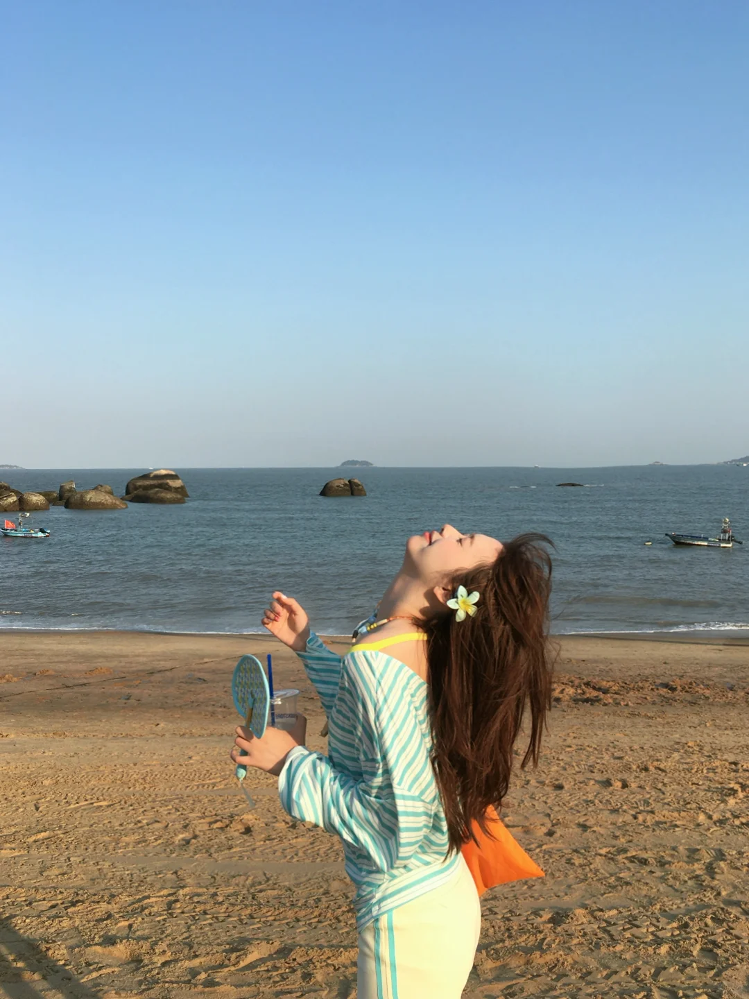 海边刚诞生的夏天˚ 