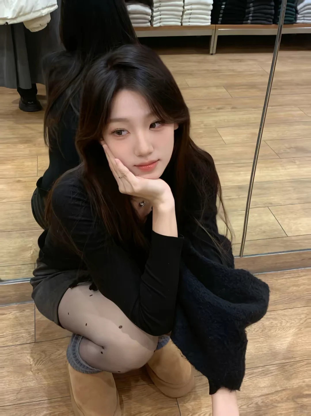 02女大学生蹲摄影师 可大持度互动 配合度高