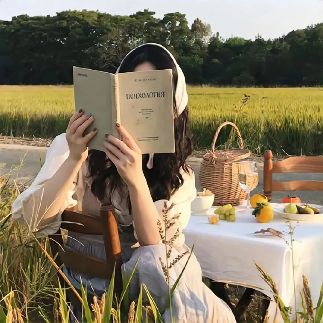氛围自由感女头像
