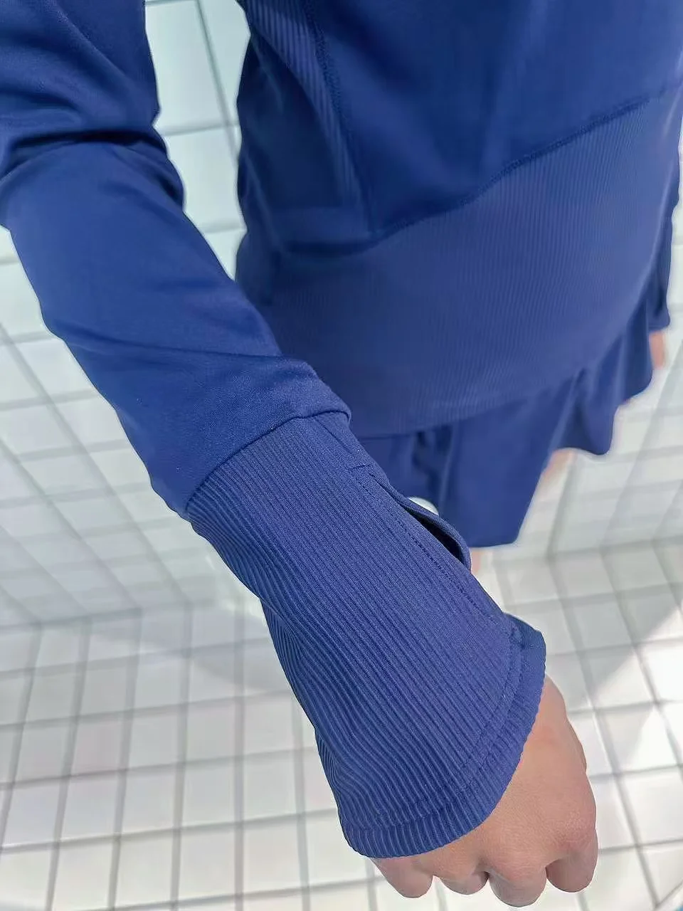 谁家泳装还能这样穿啊？🥰