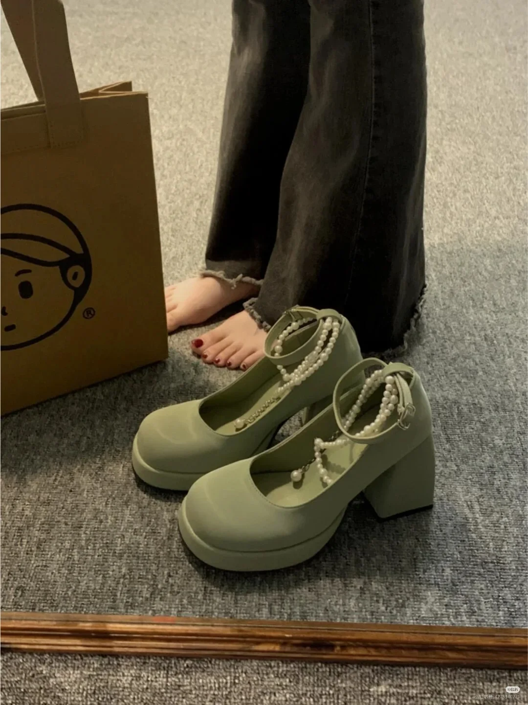 被这高跟鞋迷倒了！！！💚💚💚