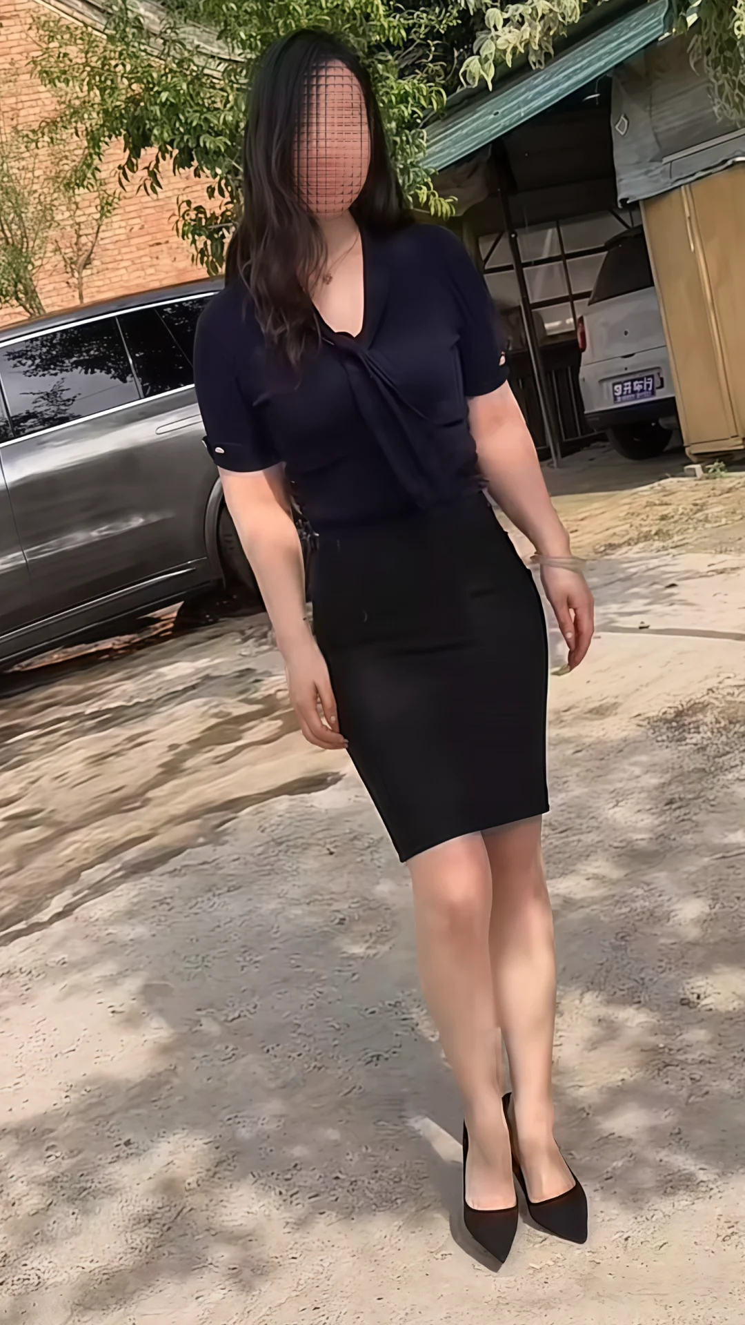 儿子夸我假期出游的穿搭很有成熟女人味