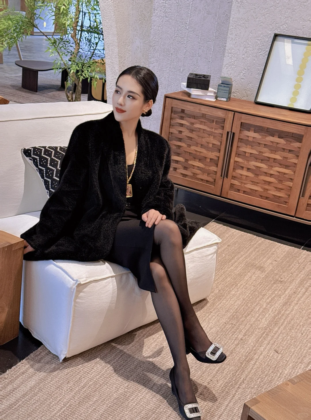女老板黑丝职场穿搭