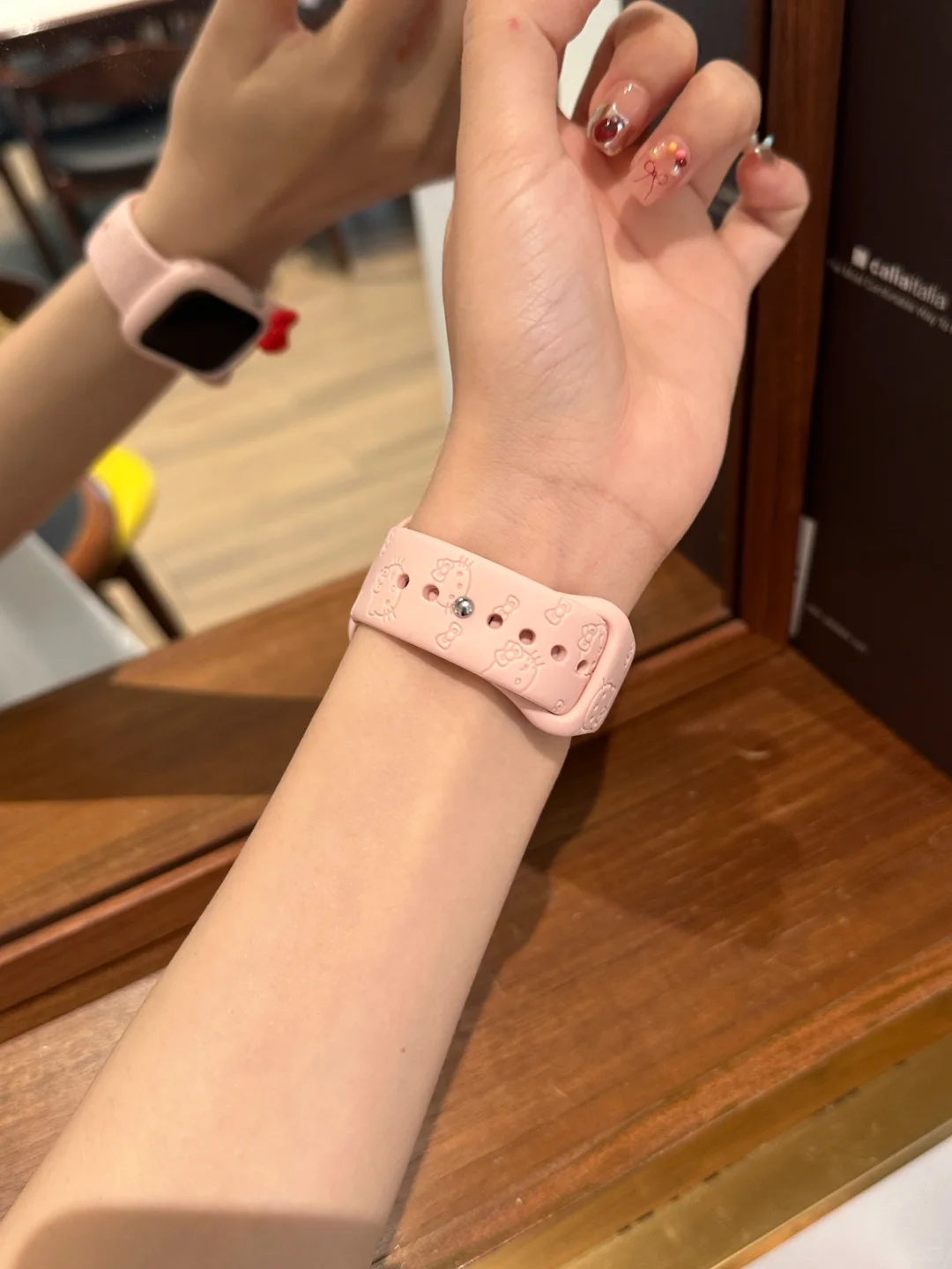 甜妹风iwatch 也不能拉下！