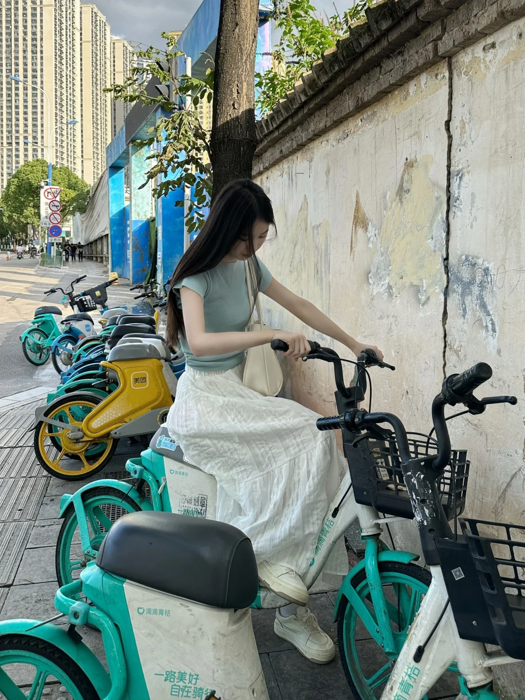 啊啊啊啊凭什么她在发光啊