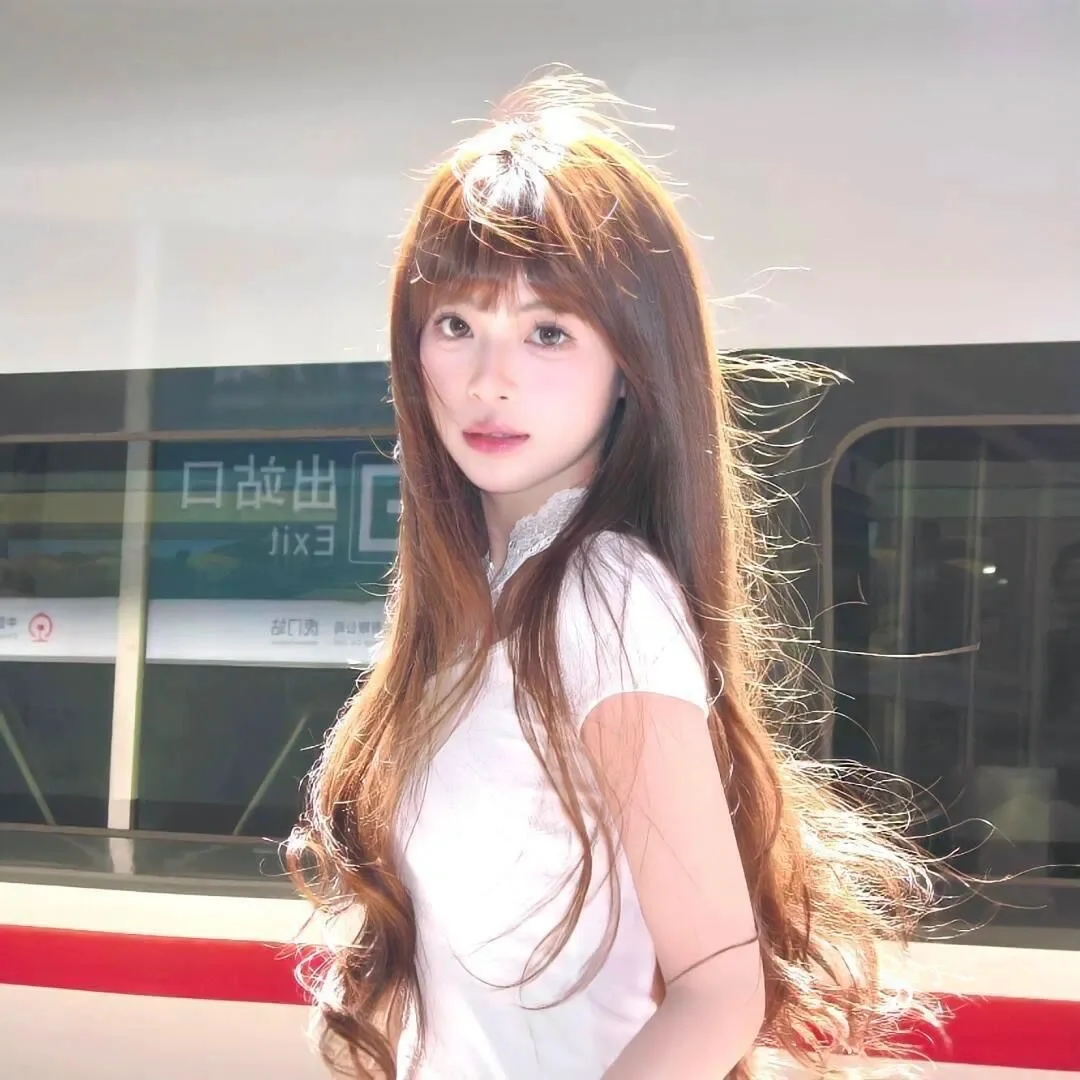 𝙒𝙚𝘾𝙝𝙖𝙩女头 / 为何幸福如馿薄冰