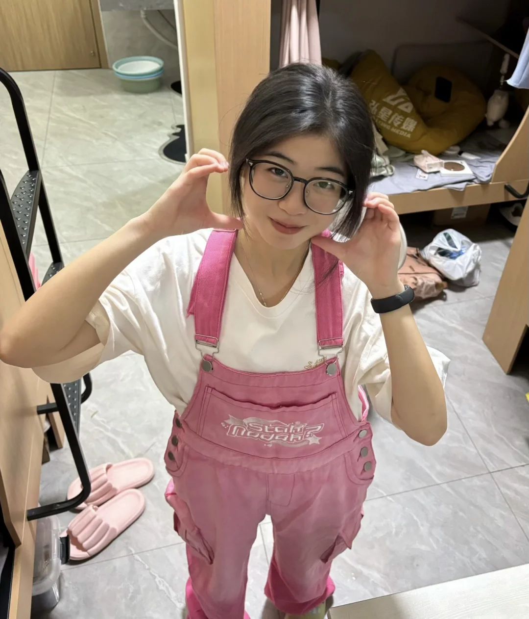 所以，戴眼镜真的很影响颜值吗？😭😭😭