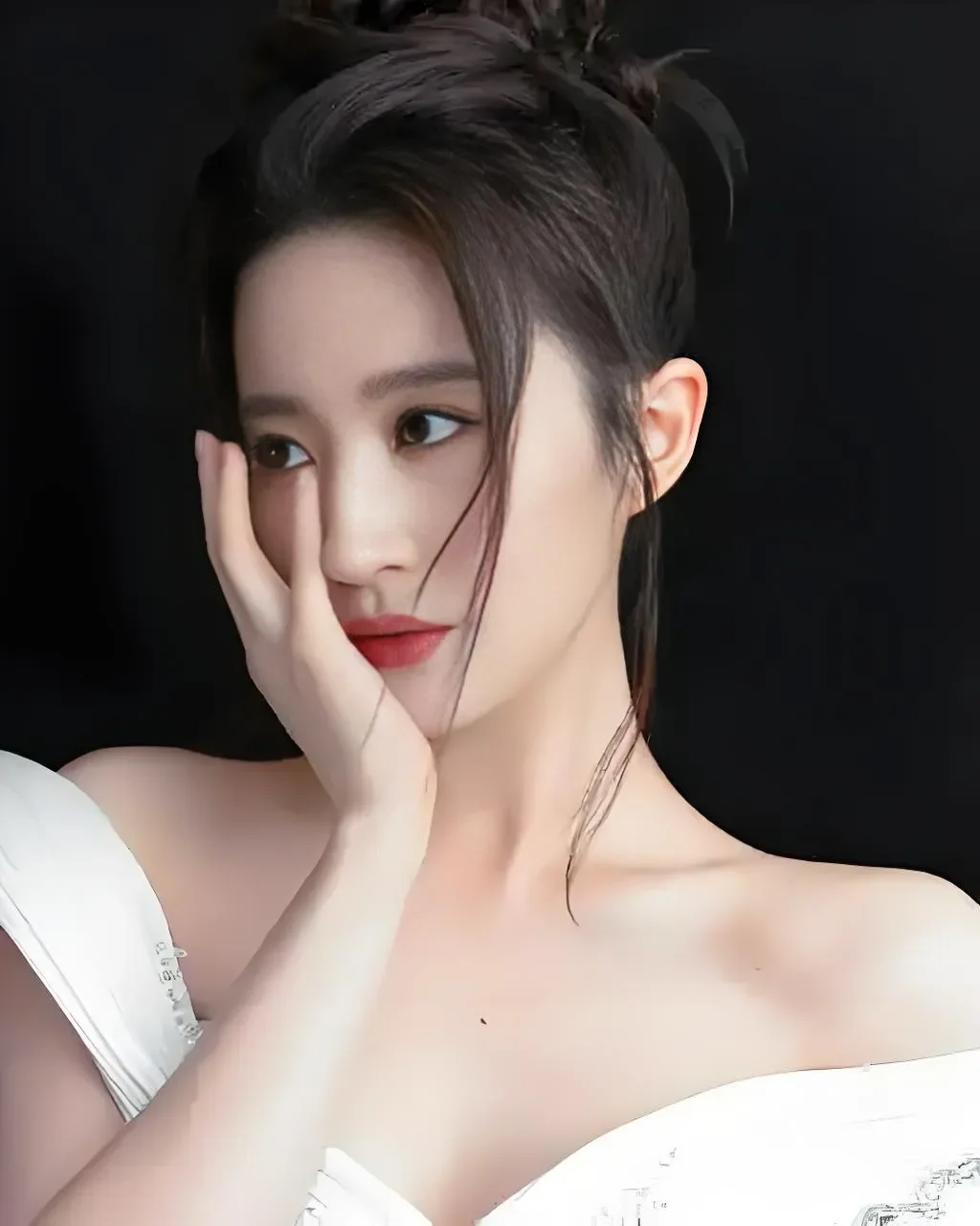 Deepseek的独特审美！国内十大美女