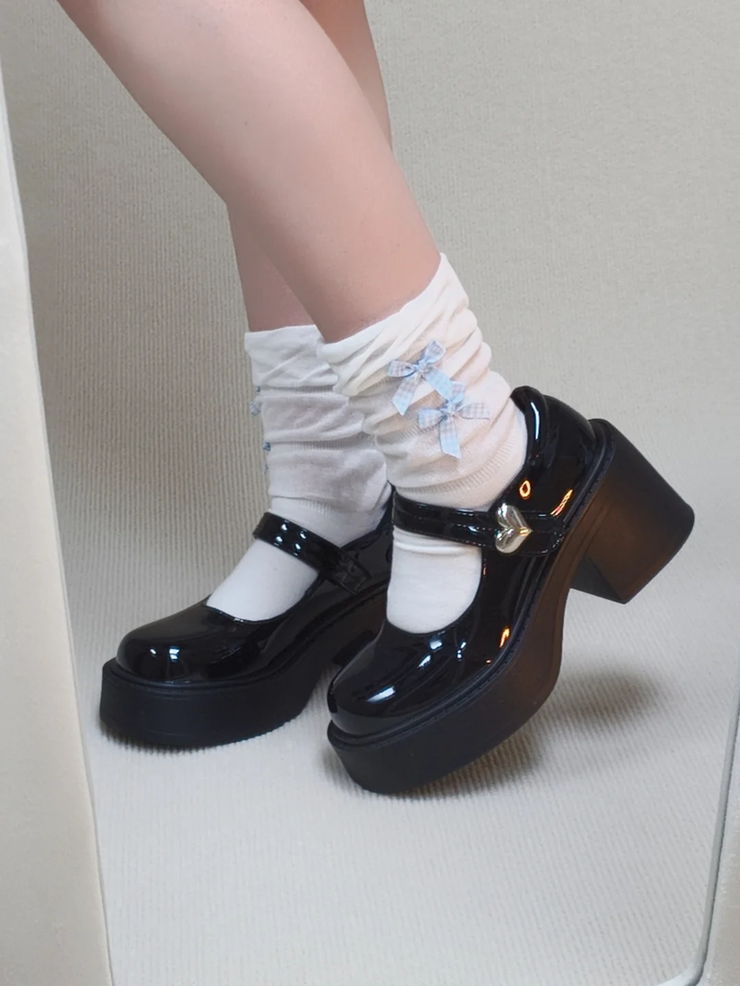 蓝色蝴蝶结袜袜